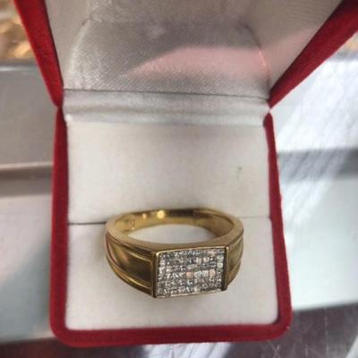 14 k Gold diamond ring size 10 11.4 g