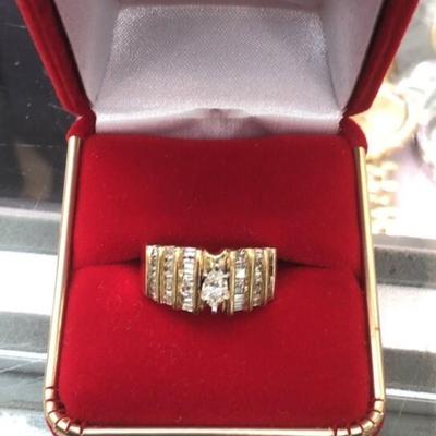 Gold diamond ring 14 k size 8 10.2 g