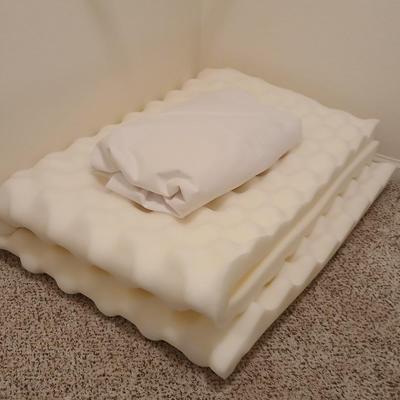 Queen size memory foam mattress pad with fitted mattress cover