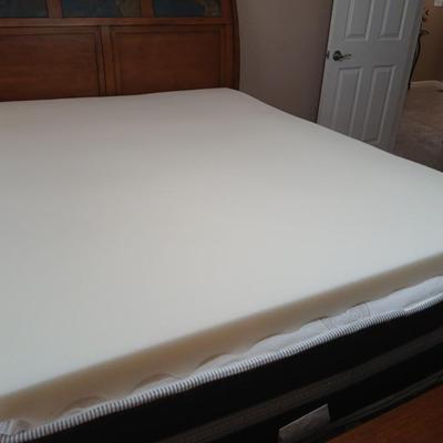 Queen size memory foam mattress pad with fitted mattress cover