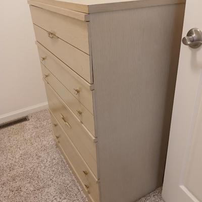 Vintage chest of drawers