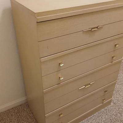 Vintage chest of drawers