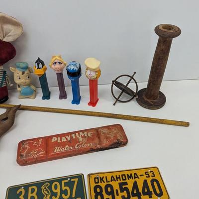 Vintage License Plates - Pez - Animals