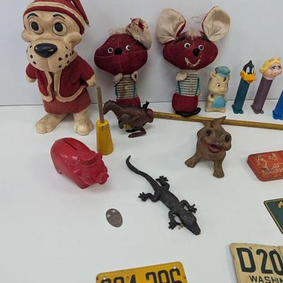 Vintage License Plates - Pez - Animals