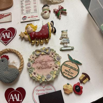 Magnets-I love the Tupperware lids!