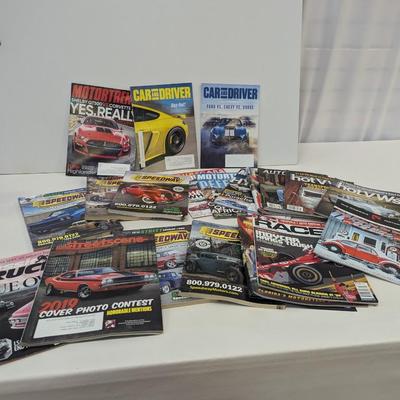 Automobile Magazines Car & Driver Speedway Street Scene