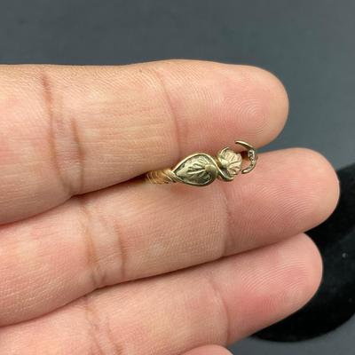 -32- FINE JEWELRY | 10KT Marked Ring | Damaged