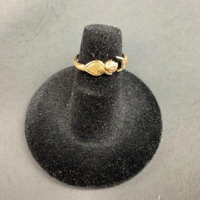 -32- FINE JEWELRY | 10KT Marked Ring | Damaged
