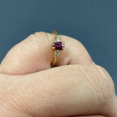 -33- FINE JEWELRY | Gold Ring With Ruby Stone & Diamond Chips | Marked