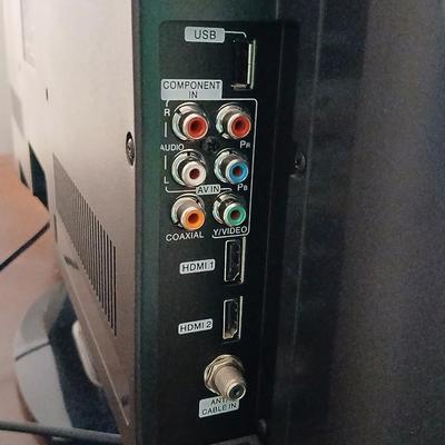 Dynex 32" HDMI LCD TV with remote control