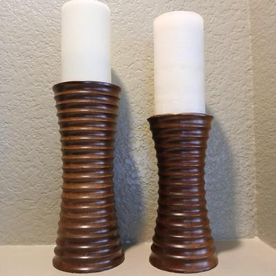 Decorative 14" vase with led battery-operated flowers and two Serengeti wooden pillar candle holders