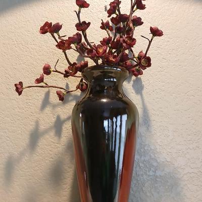 Decorative 14" vase with led battery-operated flowers and two Serengeti wooden pillar candle holders