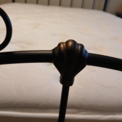 Queen bed with ornate metal headboard & footboard Includes Serta Mattress & Boxsprings MATTRESS PAD