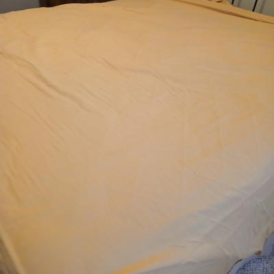 Cindy Crawford style comforter with Linden Street sheet set and new Queen pillow