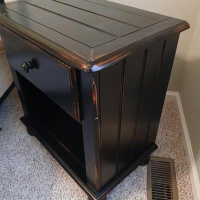 Emerald Home Furnishings one drawer nightstand