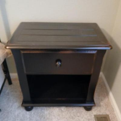 Emerald Home Furnishings one drawer nightstand
