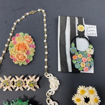 -40- JEWELRY | Celluloid Pieces & Shell Brooch