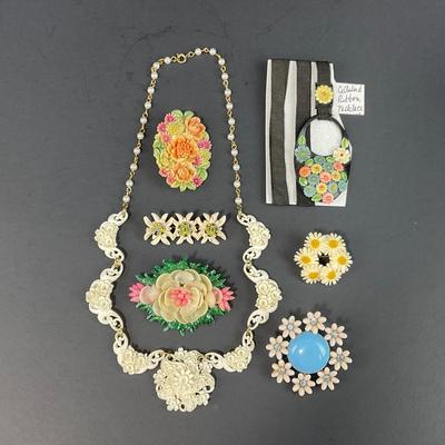 -40- JEWELRY | Celluloid Pieces & Shell Brooch