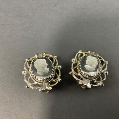 -45- JEWELRY | Assorted Cameo Pieces