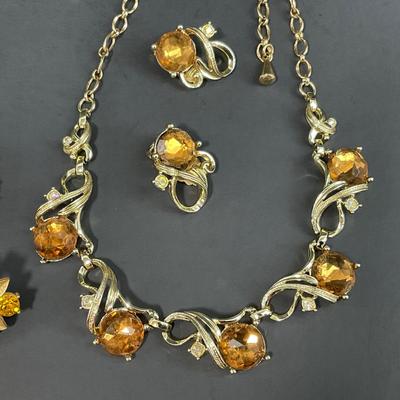 -48- JEWELRY | Assorted Sarah Coventry Pieces