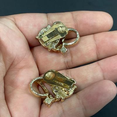 -48- JEWELRY | Assorted Sarah Coventry Pieces
