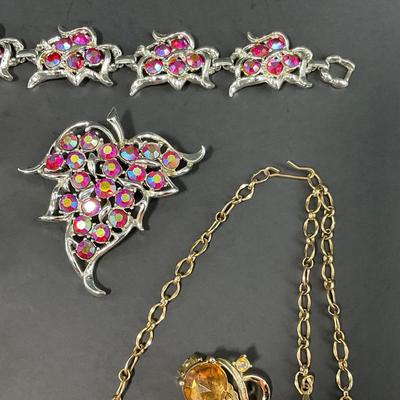 -48- JEWELRY | Assorted Sarah Coventry Pieces