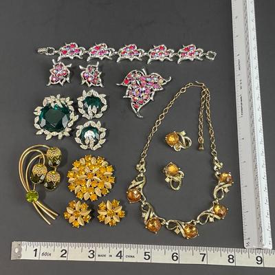 -48- JEWELRY | Assorted Sarah Coventry Pieces