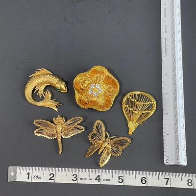 -53- BROOCHES | Assorted Monet Pieces