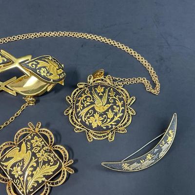 -55- JEWELRY | Assorted Damascene Pieces