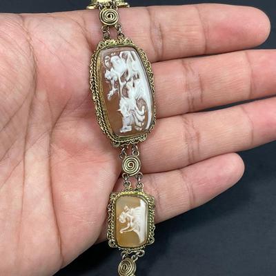 -56- JEWELRY | Antique Silver Shell Cameo Bracelet