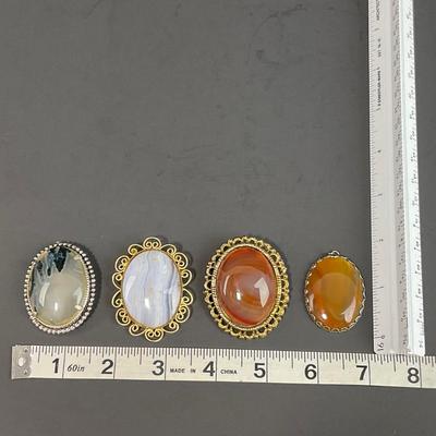 -57- JEWELRY | Assorted Agate Pieces