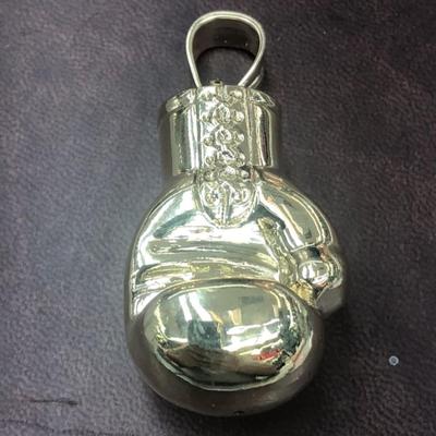 Gold boxing glove pendant 18 k 29.4 g