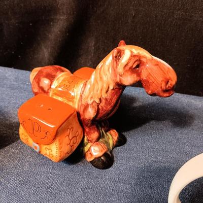 PEWTER PLATE W/WORDS, HORSE W/SALT & PEPPER SADDLE BAG SHAKERS AND 2 MUGS