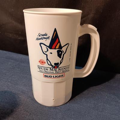 4 PLASTIC (1 GLOW IN THE DARK) SPUDS MACKENZIE CUPS