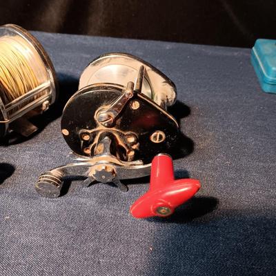 HERCULES 700 & 112D TRUE TEMPER REELS