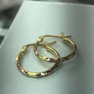 14 k Gold earings 3.2 g