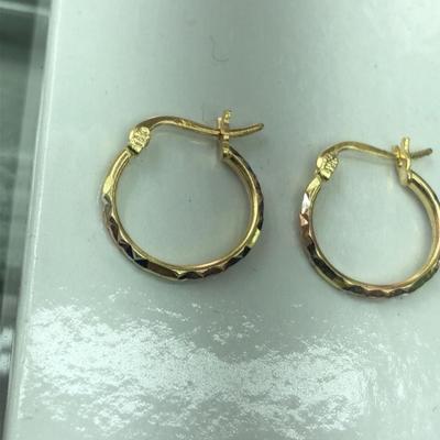 14 k Gold earings 3.2 g