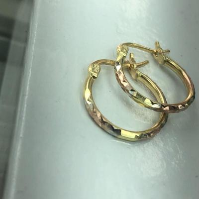 14 k Gold earings 3.2 g