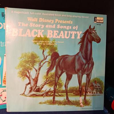 CHILDREN'S VINYL RECORD ALBUMS
