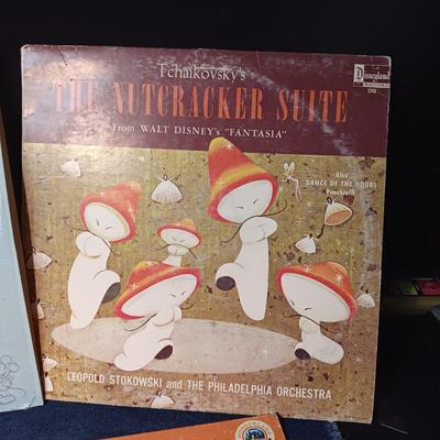 CHILDREN'S VINYL RECORD ALBUMS