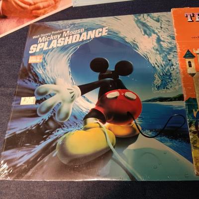 CHILDREN'S VINYL RECORD ALBUMS