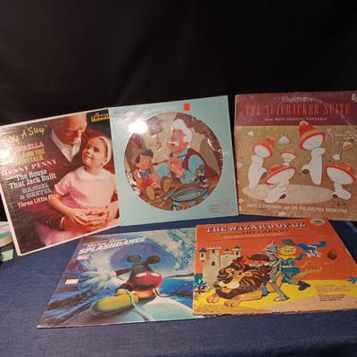 CHILDREN'S VINYL RECORD ALBUMS