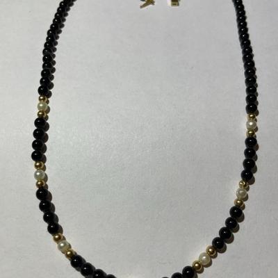 Vintage Very Dainty 14k & Onyx 15" Beaded Necklace Beads are 1/8" in VG Preowned Condition.