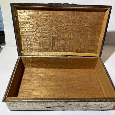 Vintage Asian Silver-toned Metal Dragon Hinged Trinket Box in VG Preowned Condition as Pictured.