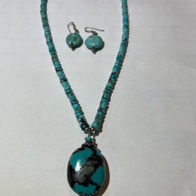 VINTAGE Sterling Silver 16"-18" Adjustable Turquoise Necklace w/Pendant & Earrings in Good Preowned Condition as Pictured.