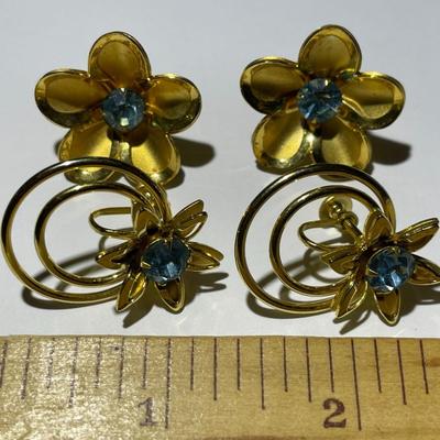 Vintage Mid-Century Gold-toned Lot of 2-Earring Sets & 2-Pins in Good Preowned Condition.