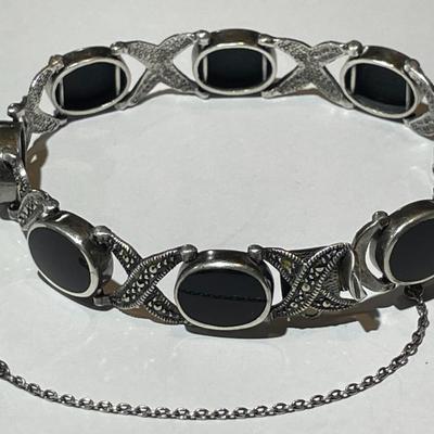 Vintage .925 Sterling Silver Onyx & Marcasite 7.5" Bracelet and 1/2" Wide 21.7 Grams TW in Good Preowned Condition.