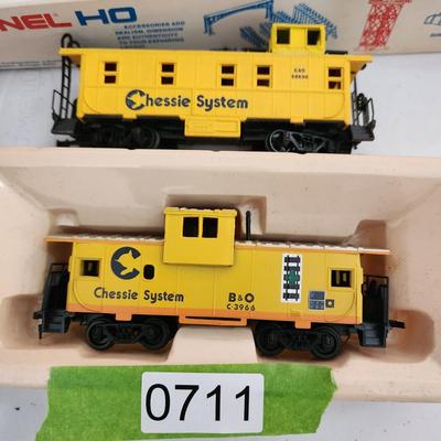 Lionel Ho Trains Chessie System C&O Locomotives and Caboose