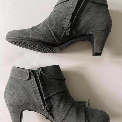 Brand New Dark Grey Suede Ankle Boots by Aerosoles, Size 6.5