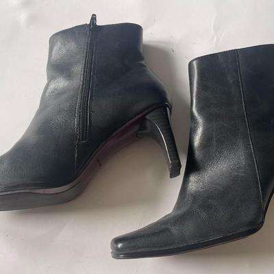 Brand New Black Leather Ankle Boots by White Mountain, Size 6